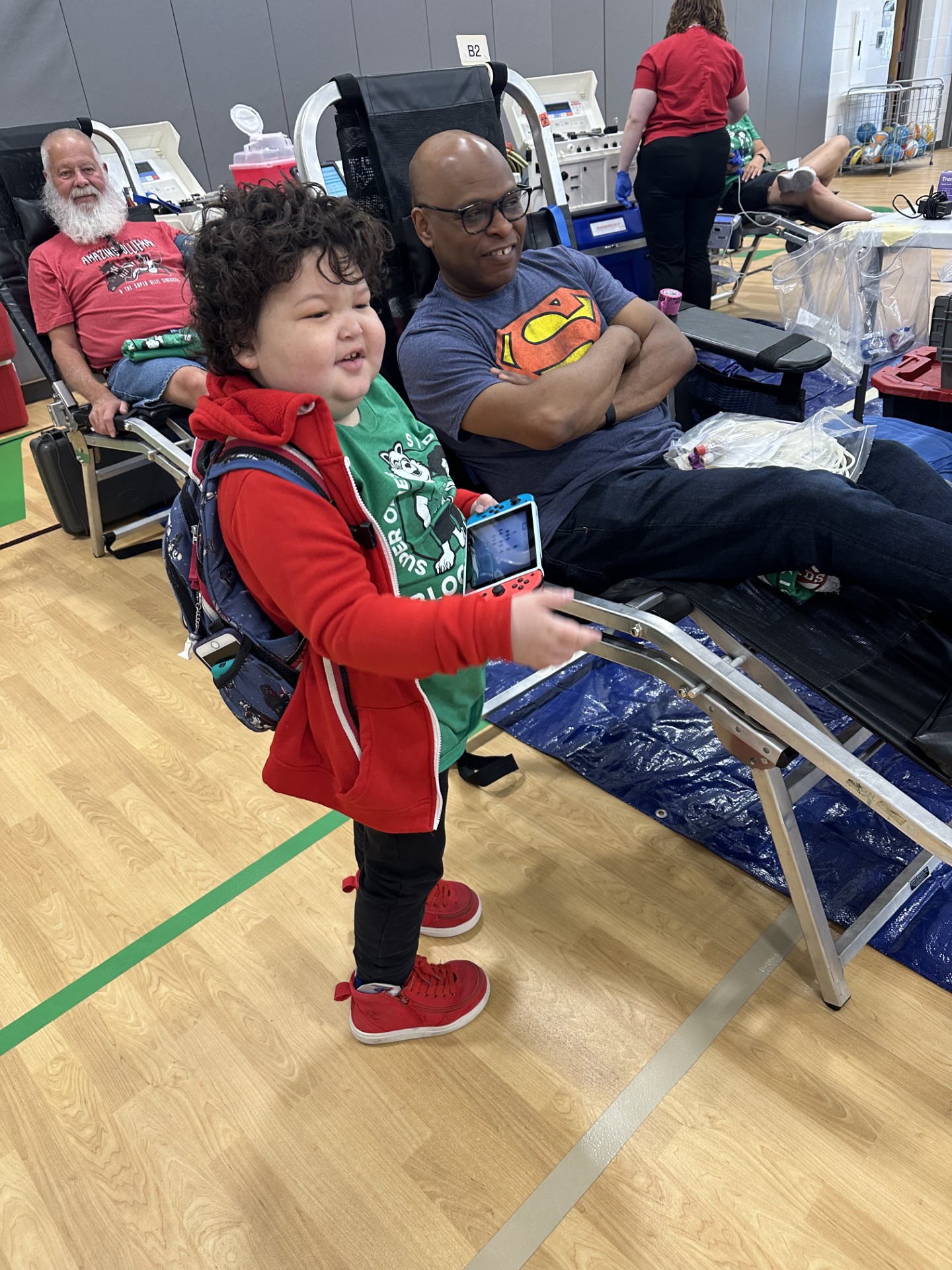 Ollie with donors at his blood drive
